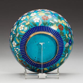 A cloisonné bowl, Qing dynasty (1644-1912).