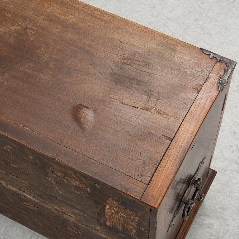 An 18th century cabinet.