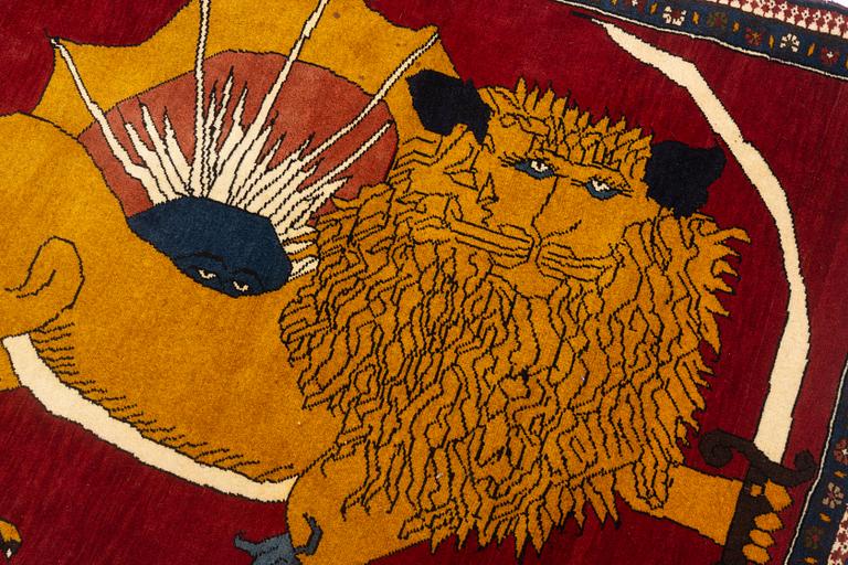 A Qashqai/Shiraz rug, c. 147 x 111 cm.