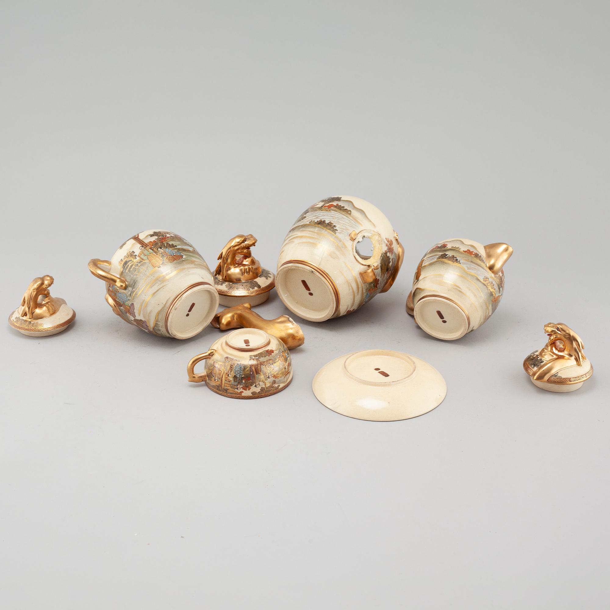 An earthenware teaset in box from the turn of the century 1900.