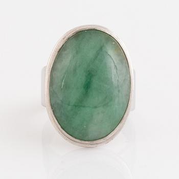 Anders Högberg, ring 18K white gold with most likely cabochon cut jade, Göteborg.