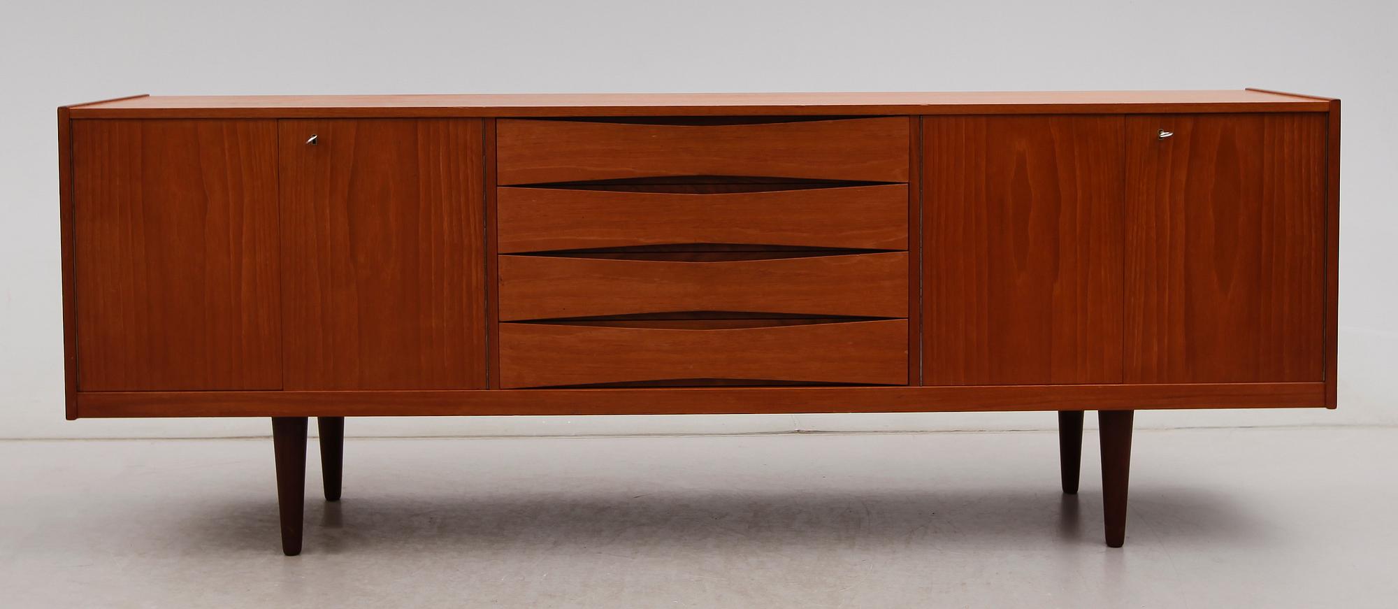 SIDEBOARD, Skeie & Co. Norheimsund, Norge, 1900-talets andra hälft.