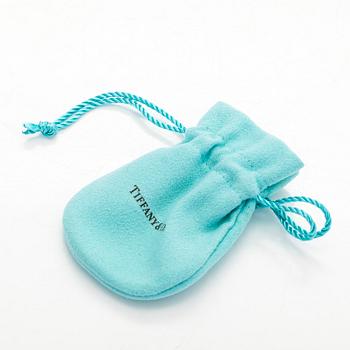 Tiffany & Co, a platinum necklace with brilliant-cut diamonds.