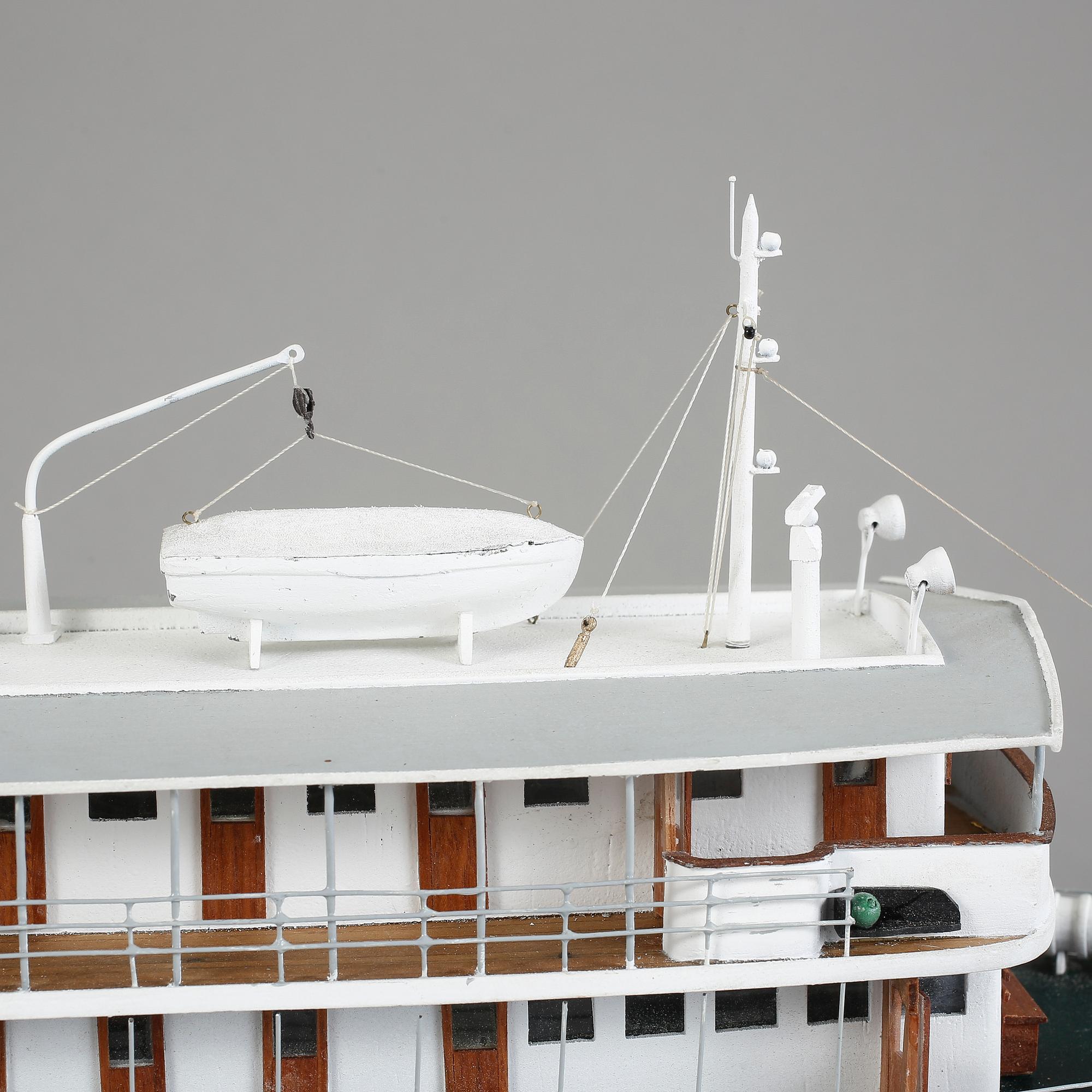 FARTYGSMODELL, 2000-tal. Föreställande Juno, i trafik på Göta Kanal.