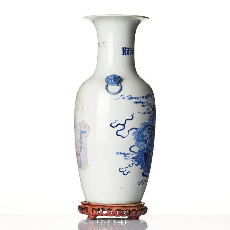 A blue and white an polychrome vase, late Qing dynasty.