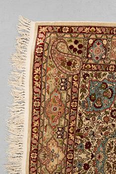 Matta Old silke Hereke, ca 152 x 110 cm.