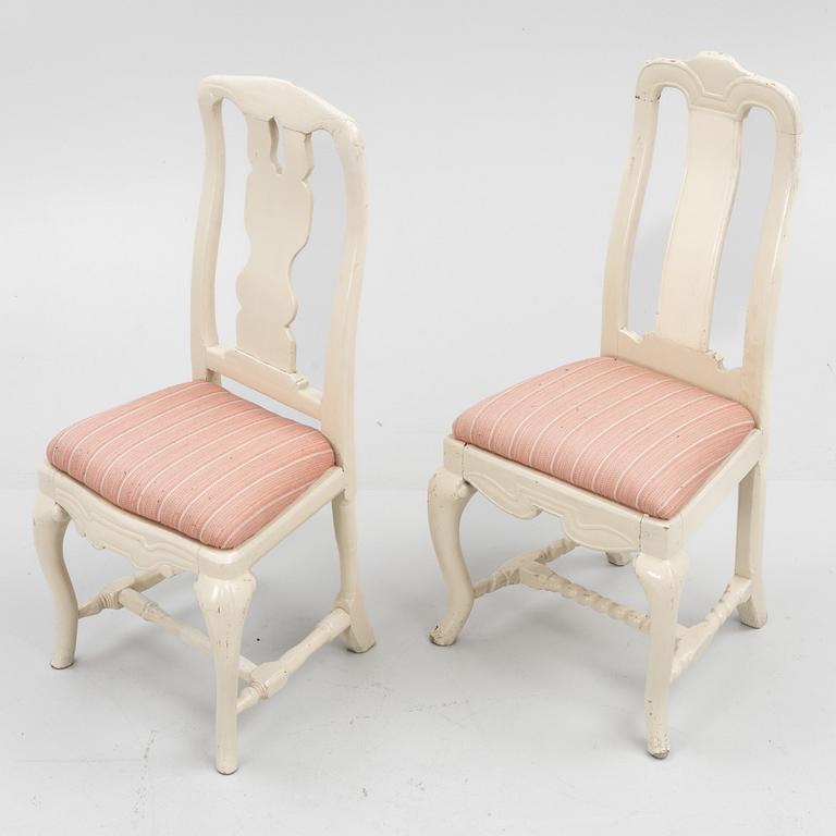 Chairs, a pair, similar, late Baroque, first half of the 18th century.