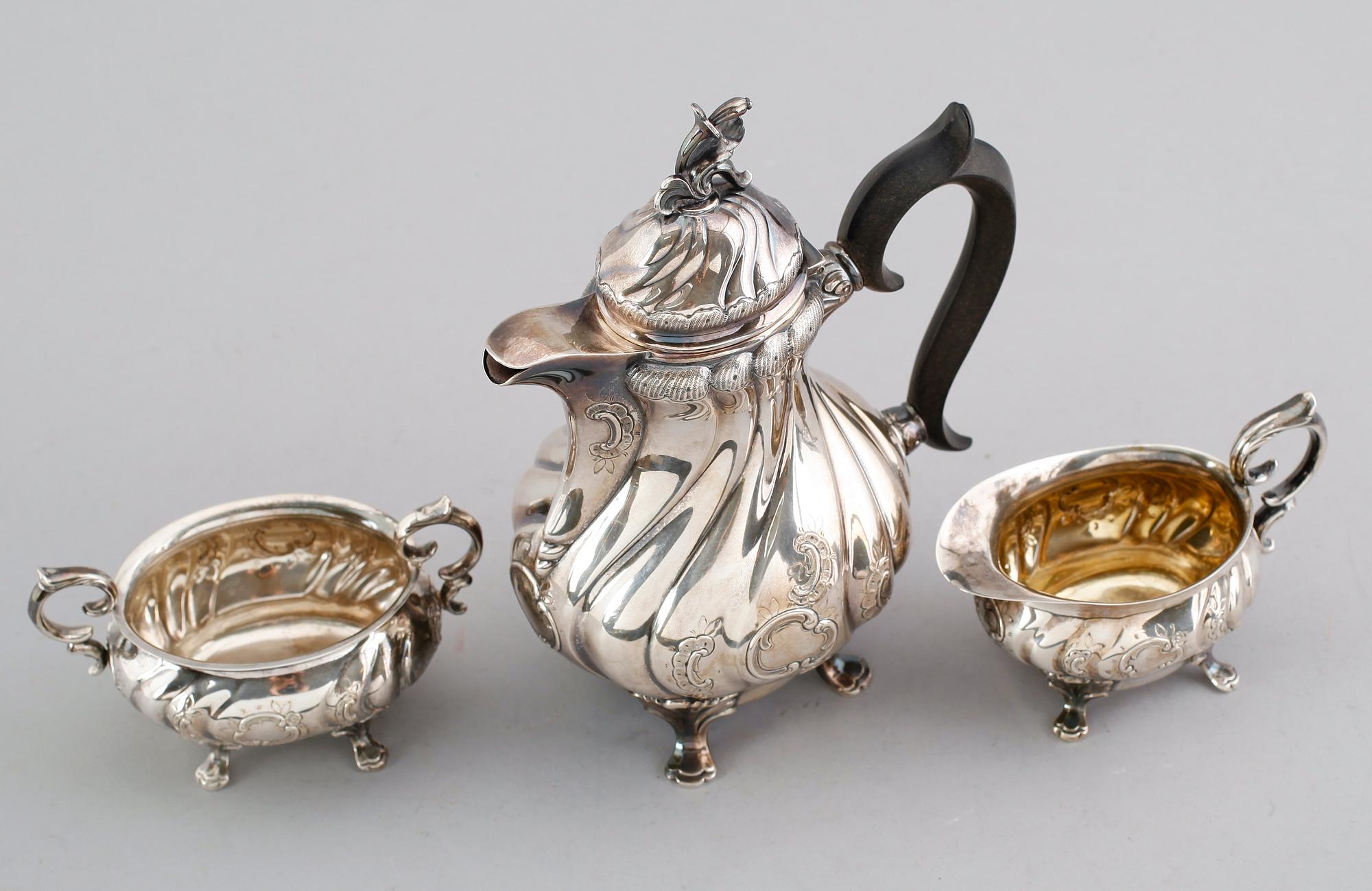 KAFFESERVIS, 3 delar, silver, CG Hallberg, Stockholm 1947/48. Vikt ca 614 gram.