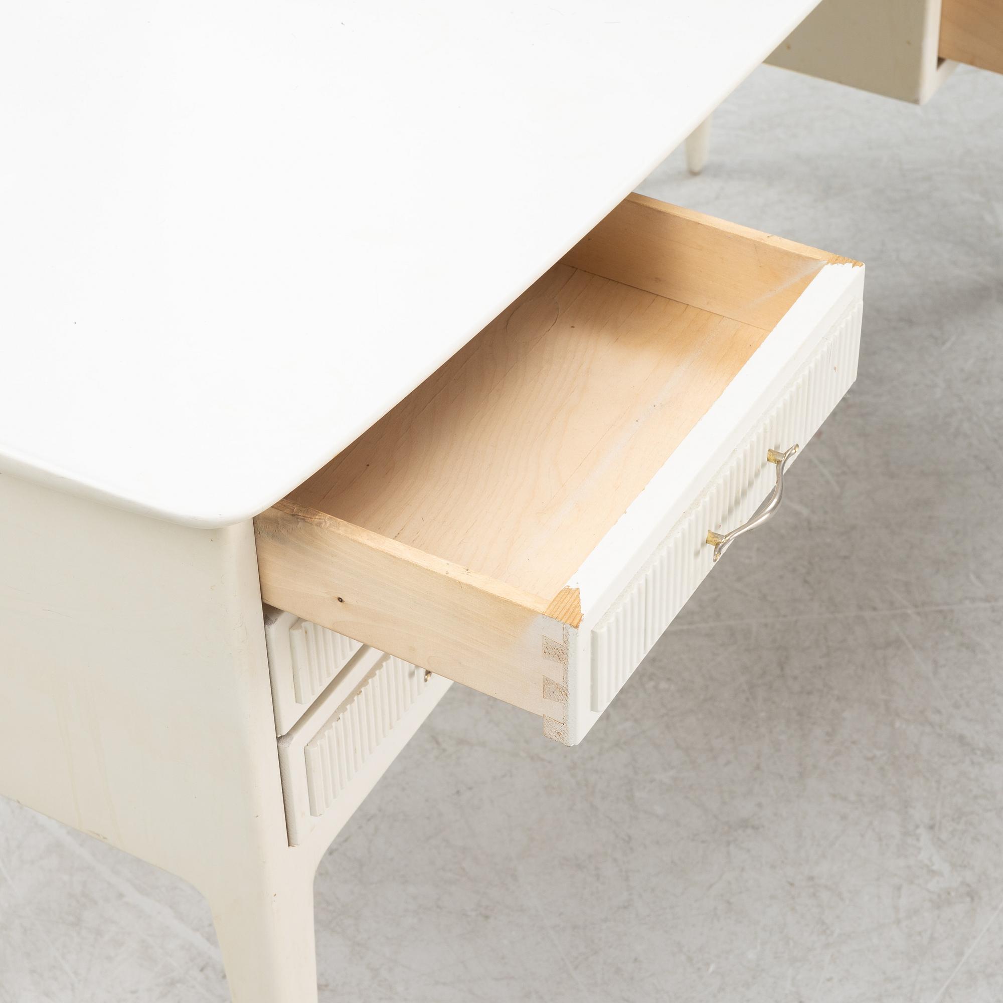 A mid 20th century dressing table.