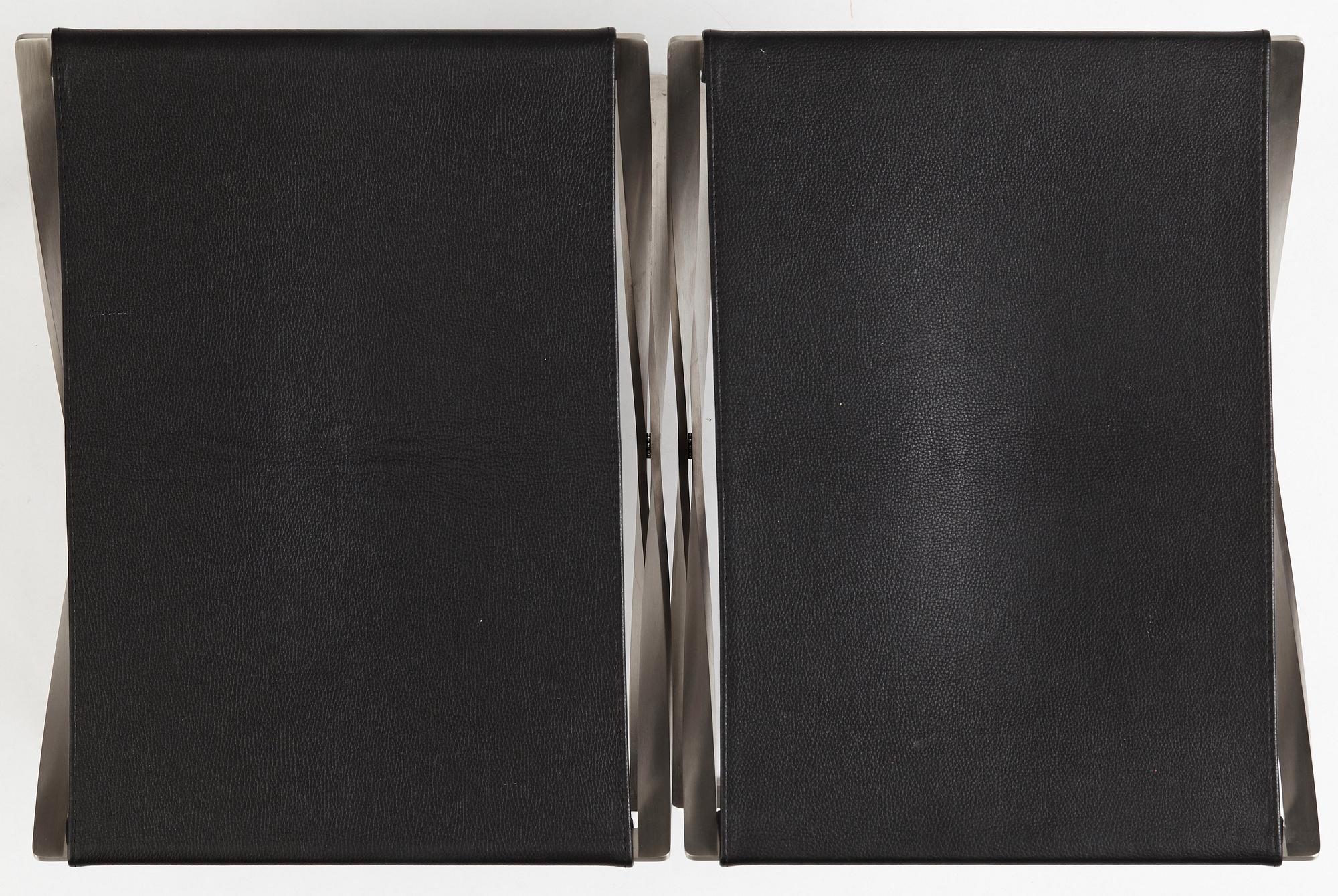 Poul Kjaerholm, taburetter, ett par "PK-91", Fritz Hansen, Danmark.