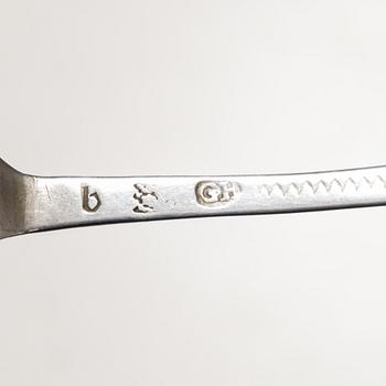 Råttsvanssked samt matsked, silver, Stockholm, 1700-talets första hälft.