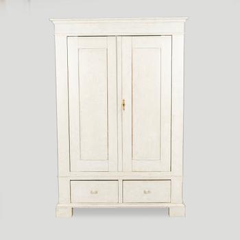 Klädskåp, 1900-tales första hälft.