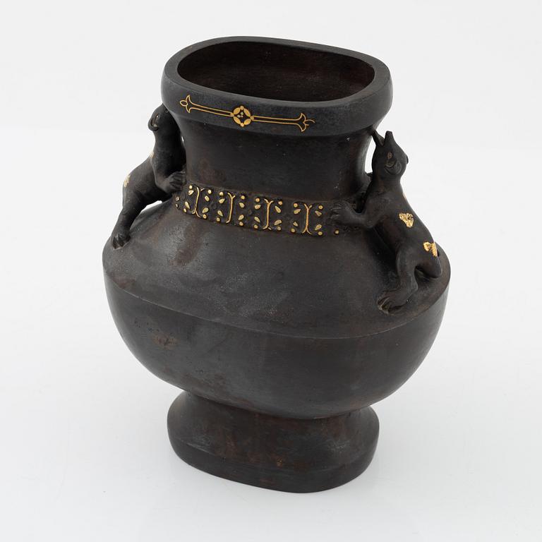 A Chinese bronze vase, 20th Century.