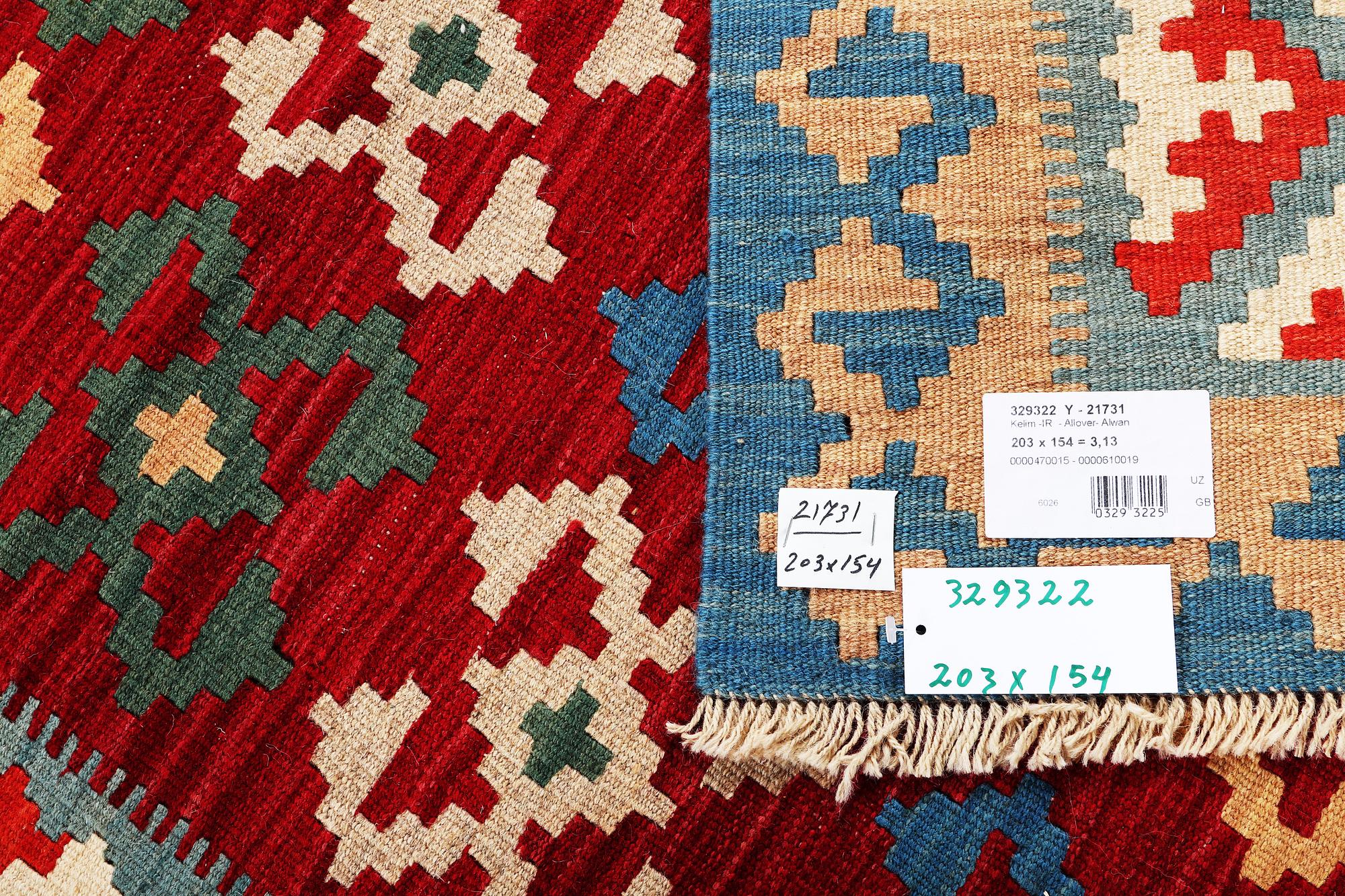 A Kilim rug, c. 203 x 154 cm.