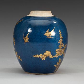 URNA, porslin. Qing dynastin, Qianlong (1736-95).