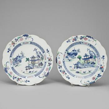 TALLRIKAR, ett par, porslin, Kina, Qianlong (1736-95).