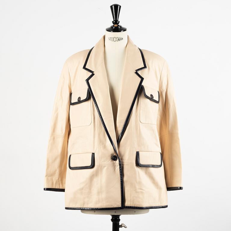 Chanel, leather jacket, size Fr 38.