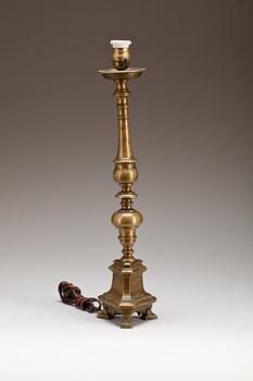 BORDSLAMPA, malm, barockstil. 1900-tal.