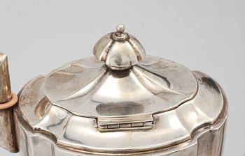 KAFFEKANNA, silver, importstämplad samt stämplad Anders Nilsson, Lund, 1920, vikt 610 gram.