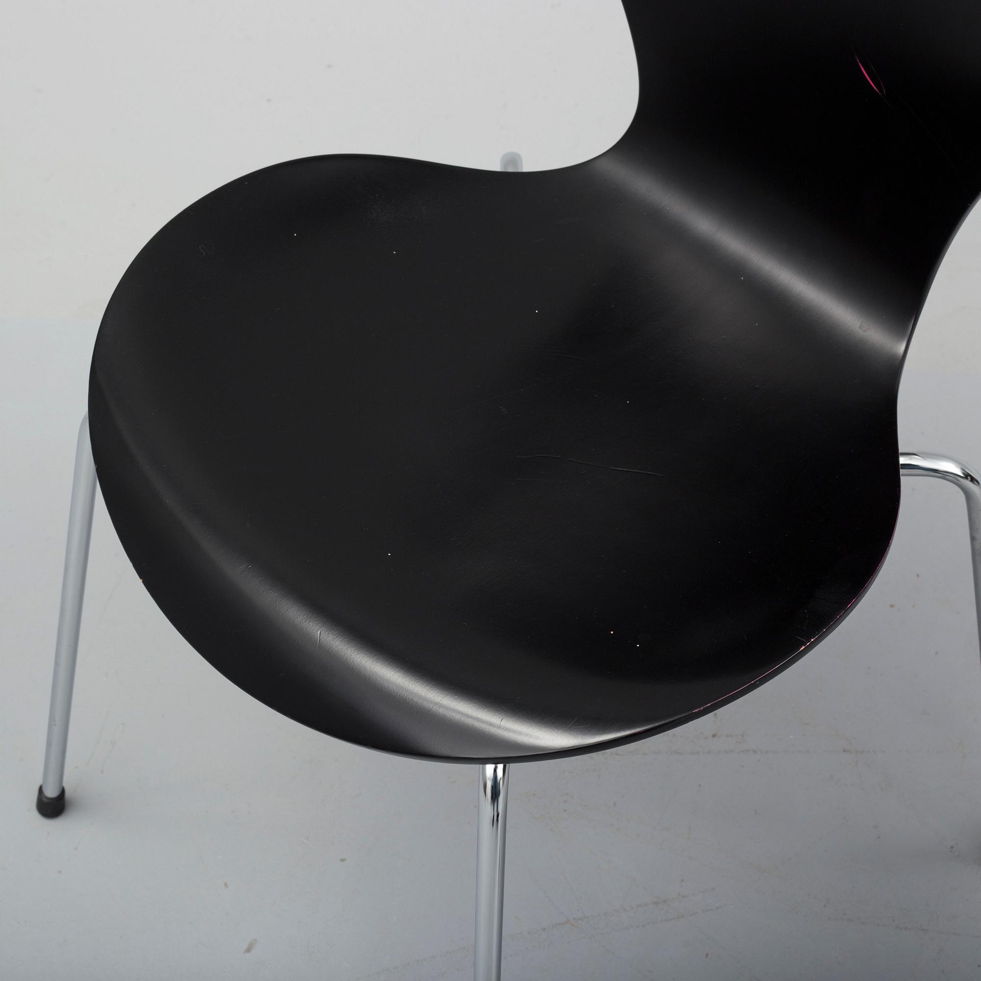 ARNE JACOBSSON, stolar, 7 st, "Sjuan", Fritz Hansen, 1900-talets slut.
