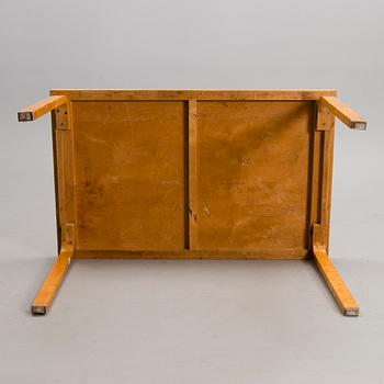 ALVAR AALTO, PÖYTÄ JA TUOLI 66, 1900-LUVUN PUOLIVÄLI.