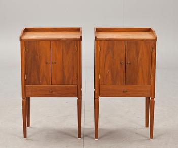 POTTSKÅP, ett par, gustaviansk stil, 1900-talets slut.