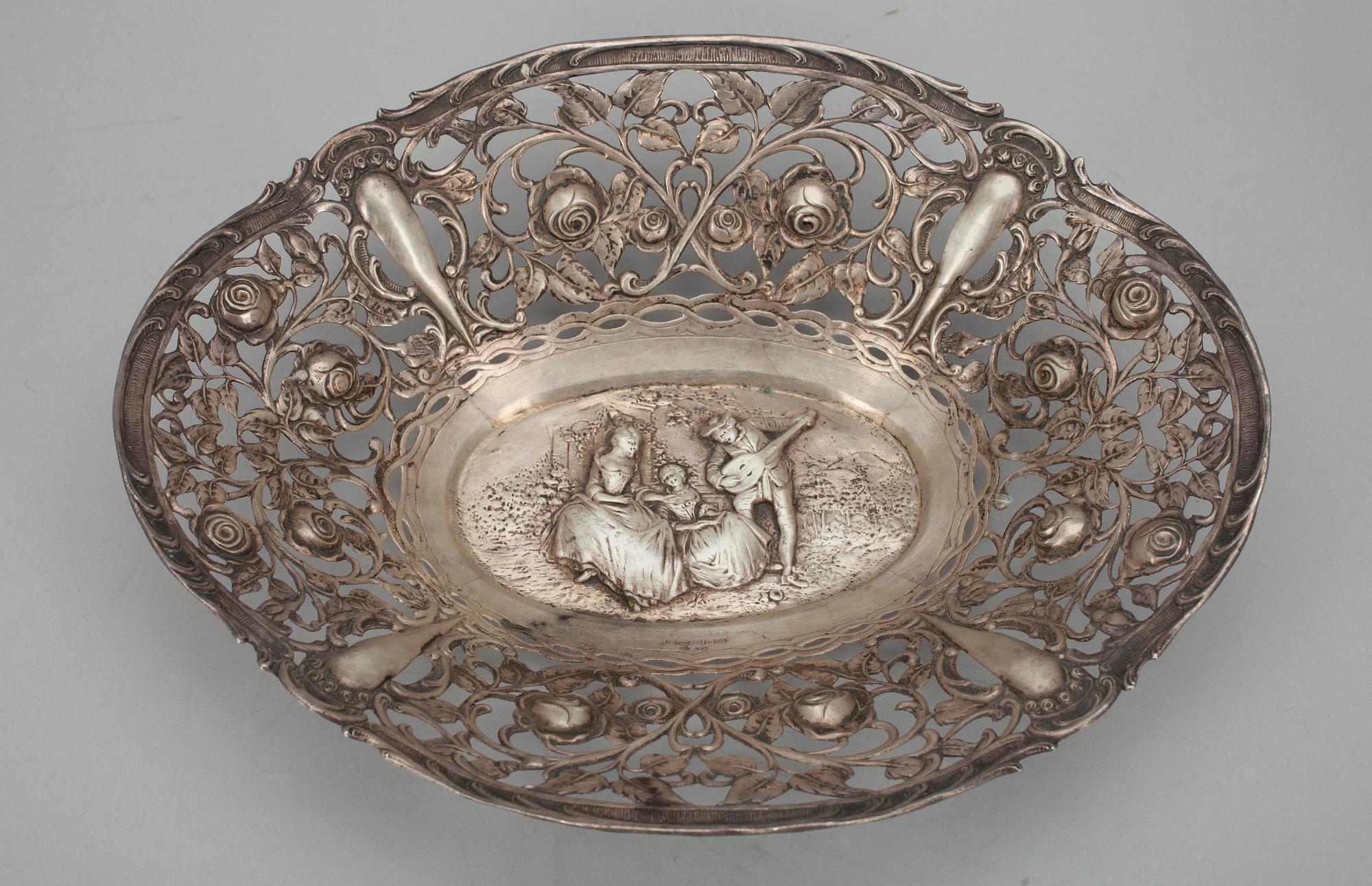 SKÅl, STOP samt VAS, silver. Tot. vikt ca 527,4 gr.