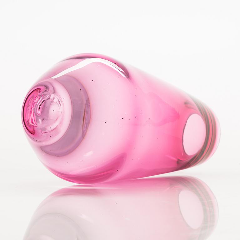 Marja Hepo-aho, a unique vase, signed Marja Hepo-aho, Glass Studio Mafka&Alakoski Riihimäki 2020.