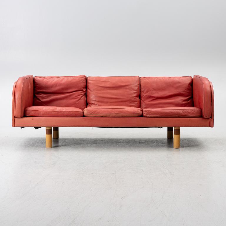 Jørgen Gammelgaard, sofa, "EJ20", Erik Jørgensen Møbelfabrik, Denmark.