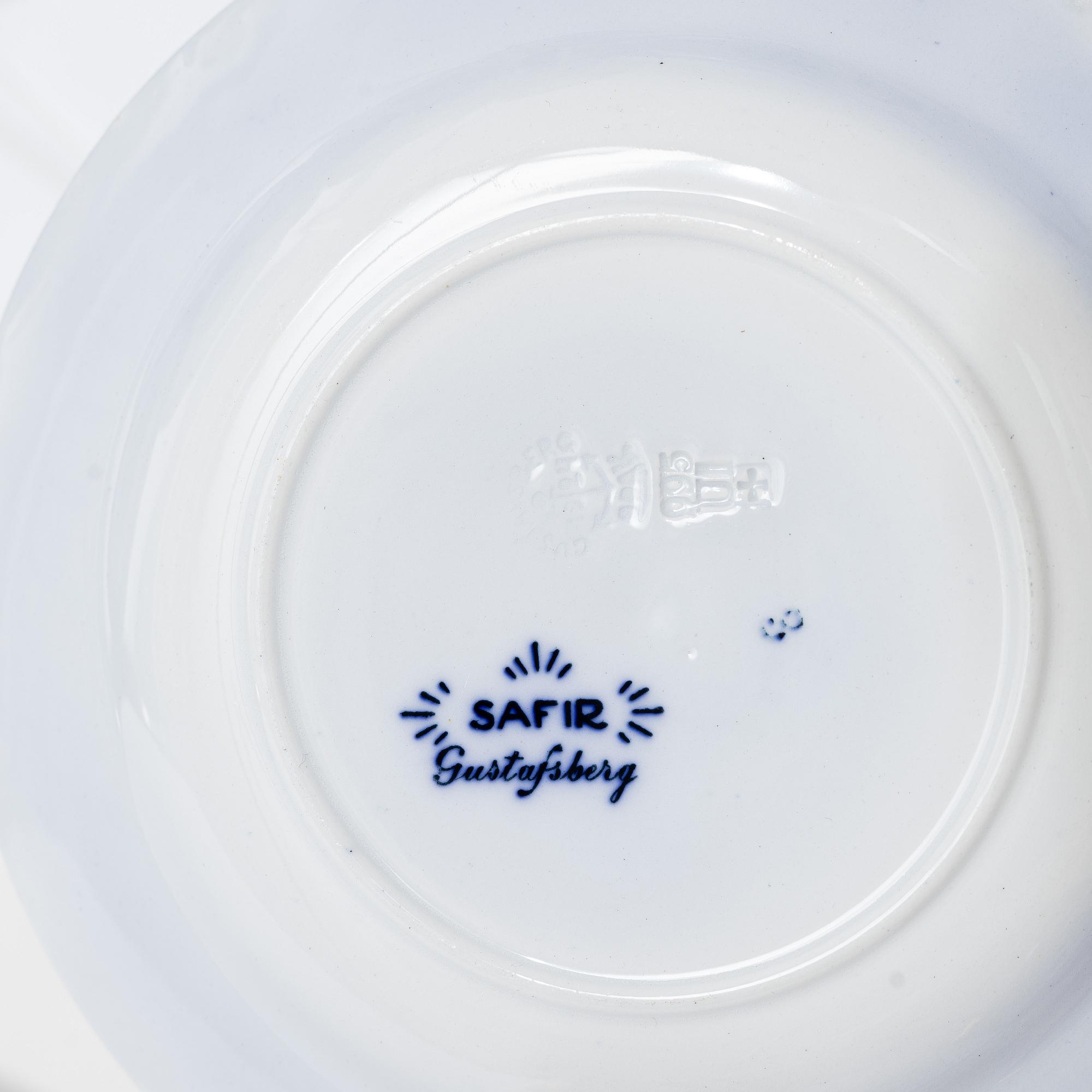 Wilhelm Kåge, A cream ware dinner service, Sweden, Gustafsberg, Wilhelm Kåge, Safir. (49 pieces).