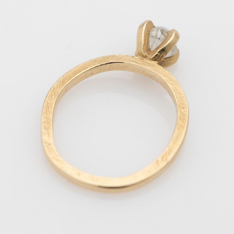 Ring, 14k gold with uncut diamond.