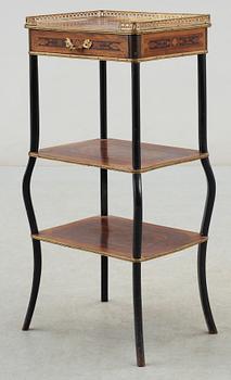 ETAGERE, troligen Frankrike, sekelskiftet 1900.