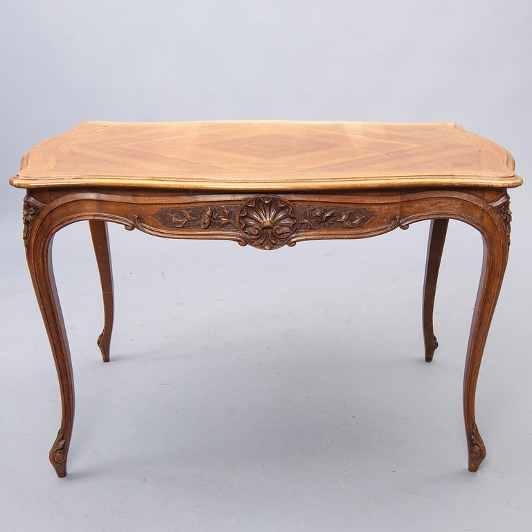 SKRIVBORD, rokokostil, 1900-talets första hälft.