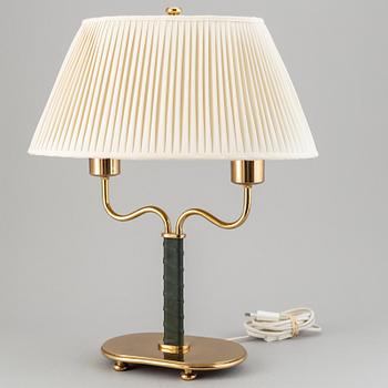 JOSEF FRANK, bordslampa modell 2388, Firma Svenskt Tenn.