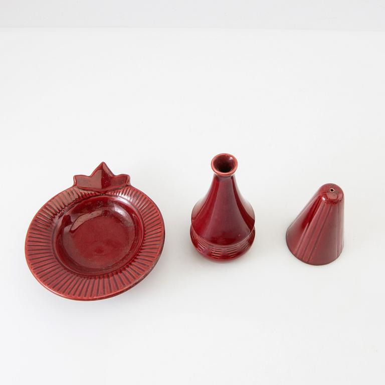 Anita Nylund, 8 pieces of Jie ceramics.