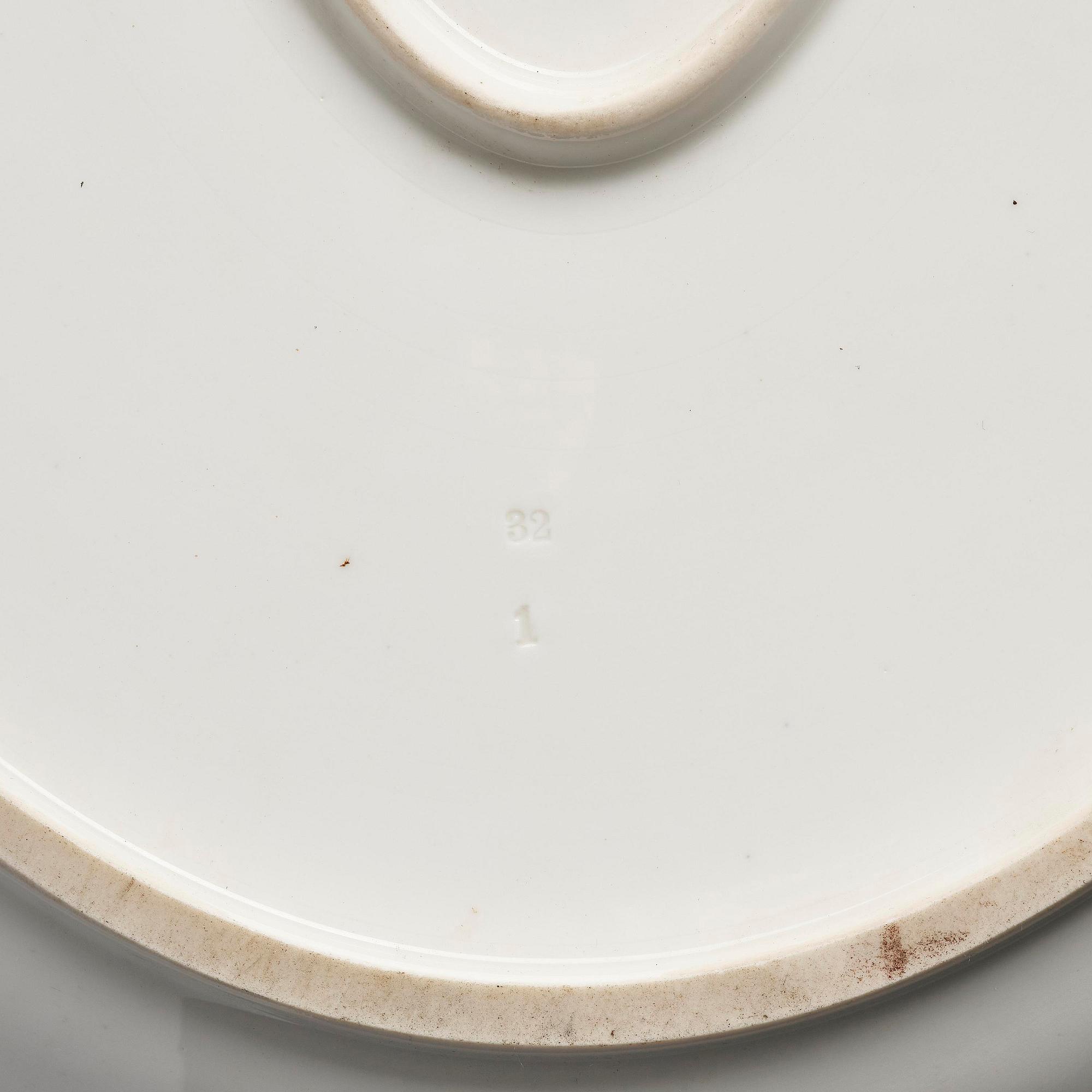 A Large 'Indianische Blumen' serving dish, Meissen, 19th century.