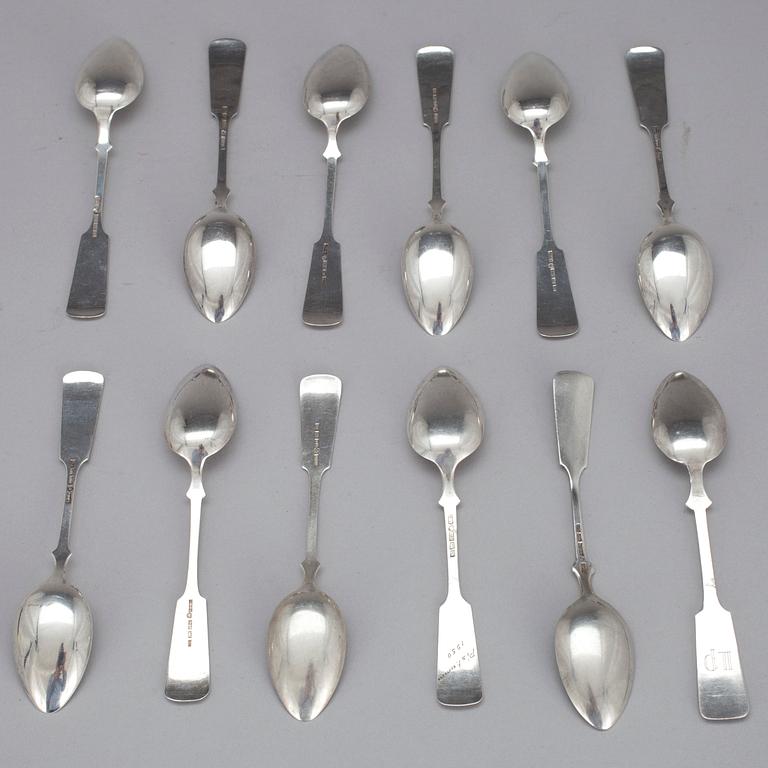 TESKEDAR, 12 st, silver, "Musslan", finska stämplar 1900-talets första hälft. Vikt tot. 144 g.