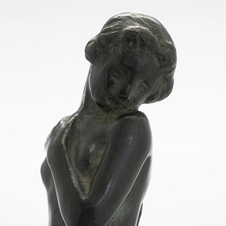 Aarre Aaltonen, Standing woman.
