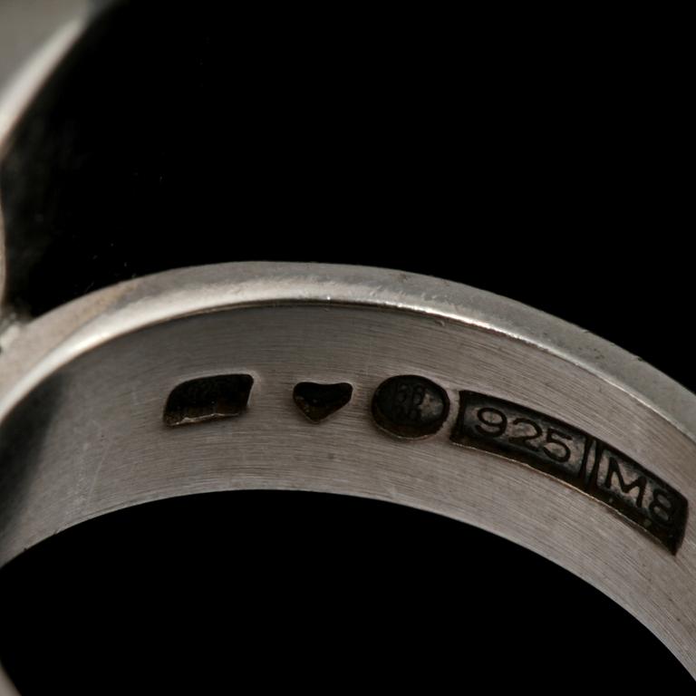 RING, sterlingsilver, Kalevala, Helsingfors, 1989. Vikt 8 g.