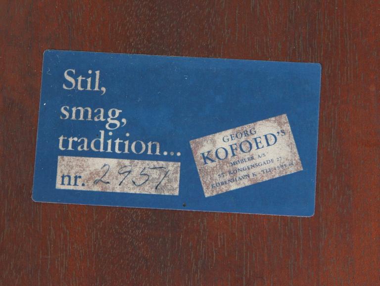 SOFFBORD, engelsk stil, etikettmärkt Georg Kofoed, Köpenhamn.
