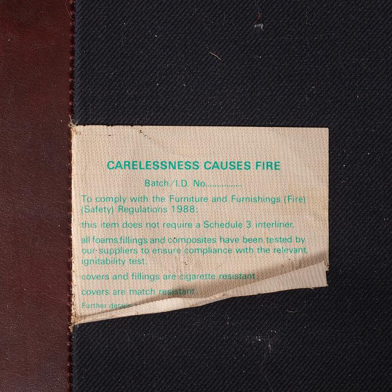 Fåtöljer ett par, Chesterfieldmodell, England, 1900-talets senare del.