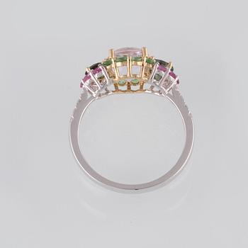 RING, 18K vitguld med briljantslipade diamanter ca 0.10 ct, rosa safirer, kunzit, turmaliner samt demantoider. Vikt 3,3.