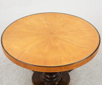 A Swedish Grace table, 1920s/30s.