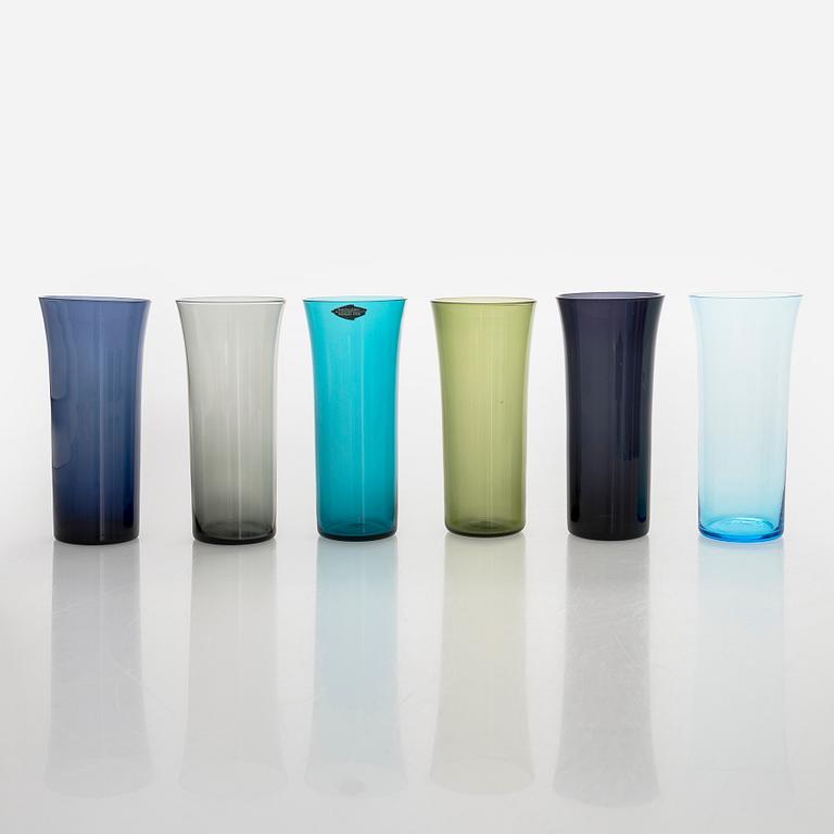 Kaj Franck, Drinking glasses, 18 pcs, 1725, "Trumpetti", and a jug, model 5605. Nuutajärvi Notsjö, Finland. 1960s.
