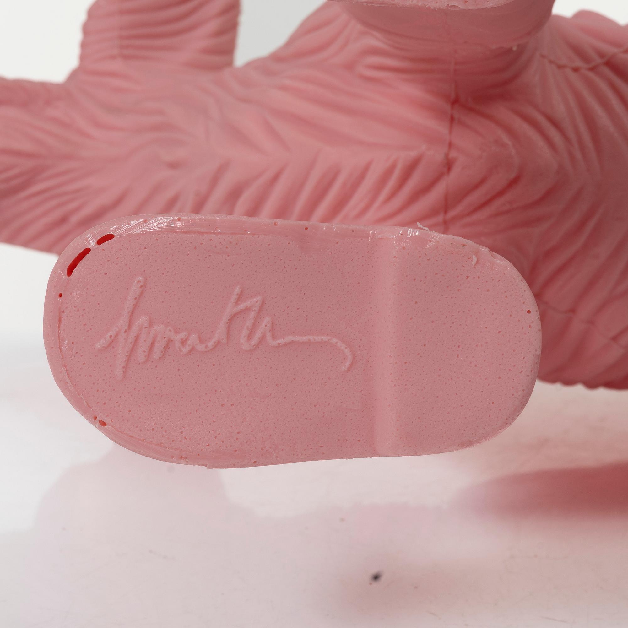 William Sweetlove, "Cloned Schnauzer with water bottle". (Pink).