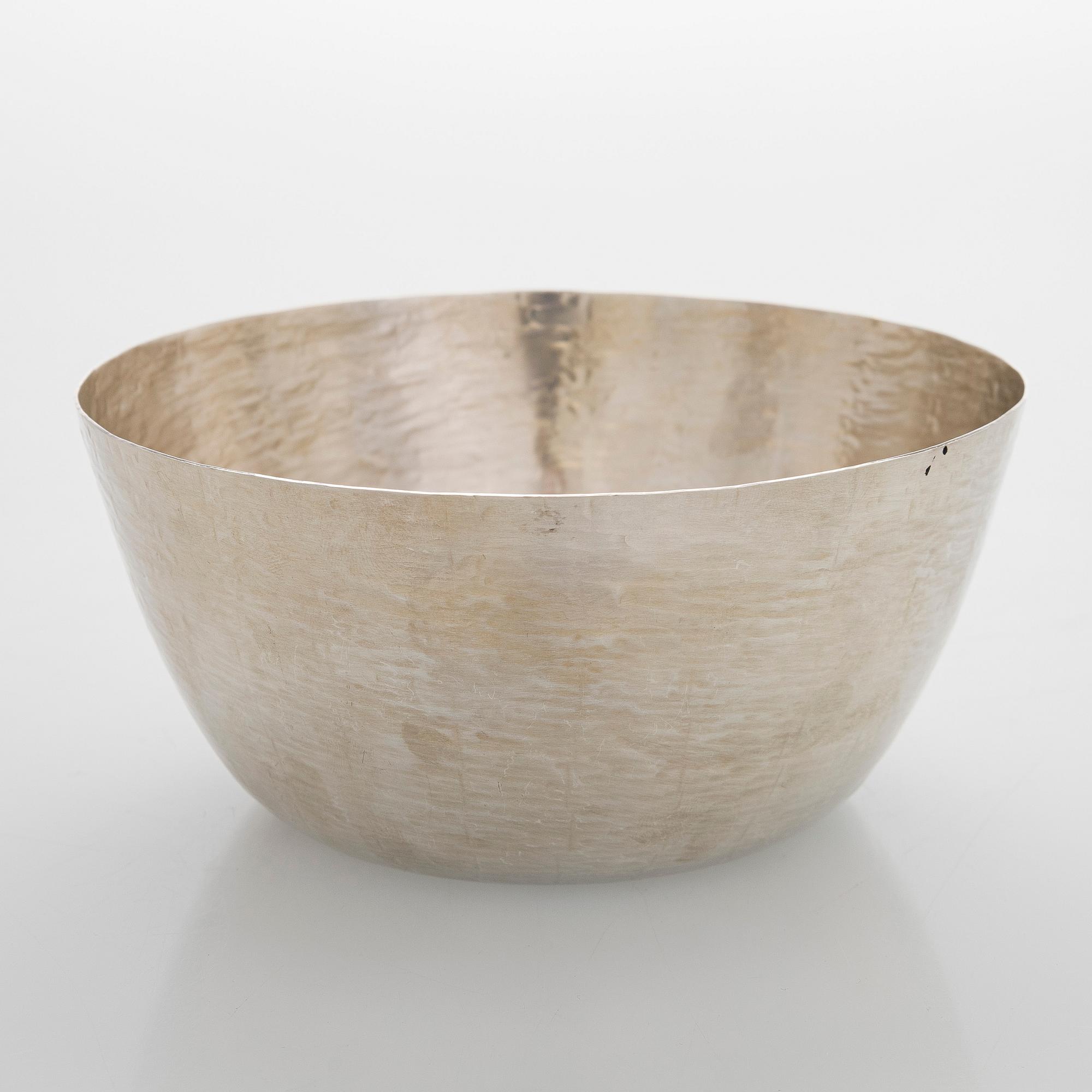 Tapio Wirkkala, A silver bowl, Kultakeskus Hämeenlinna 1981.