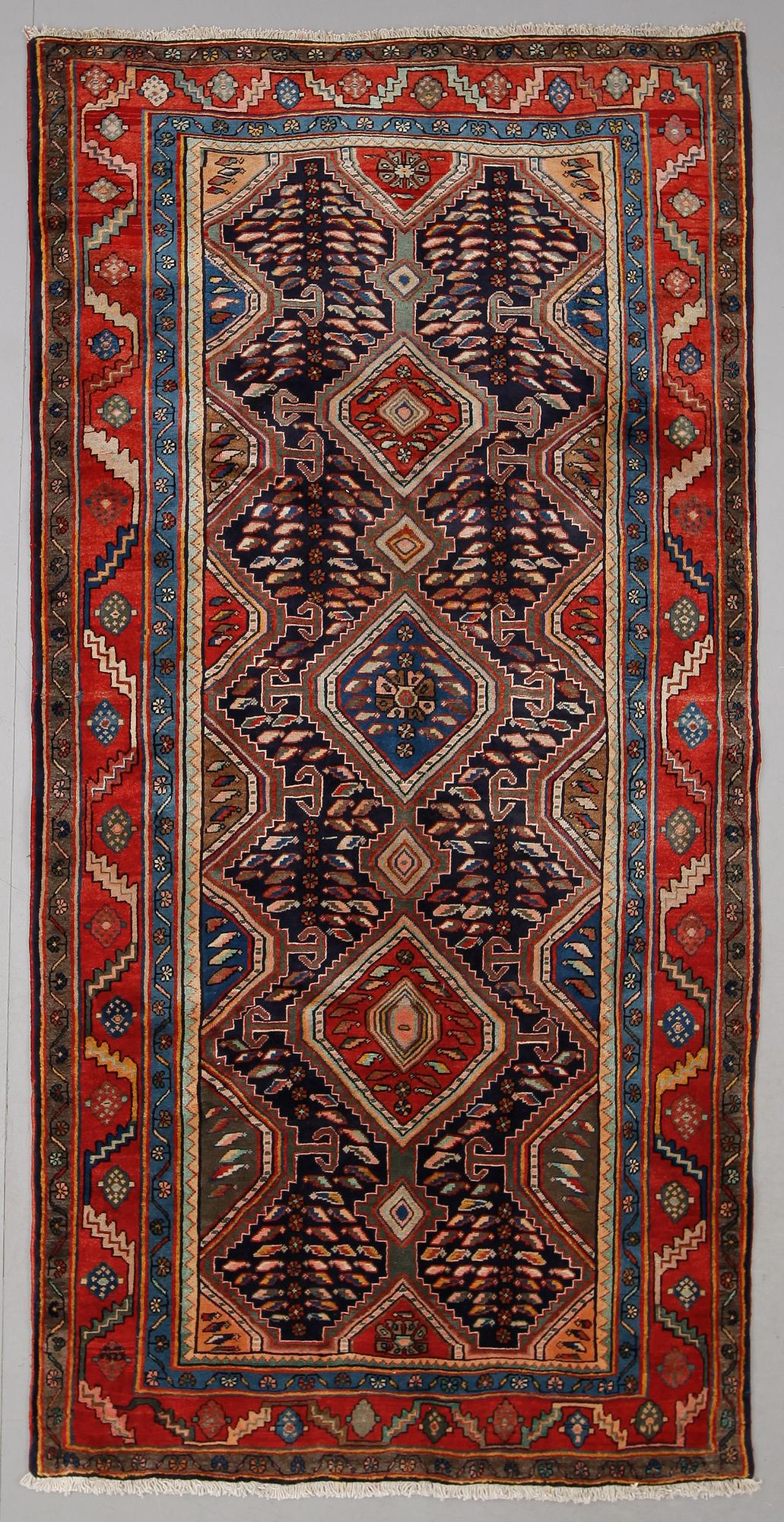 MATTA, Hamadan. 290 x 146 cm.