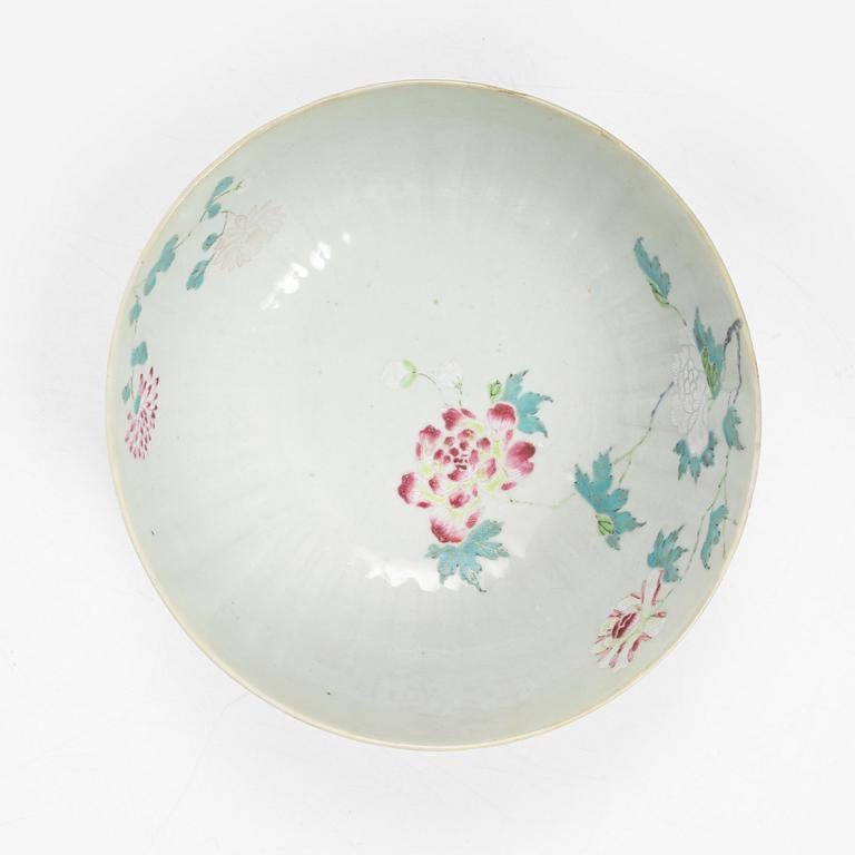 Skål samt tallrikar, ett par, porslin, Kina, Yongcheng (1723-35).