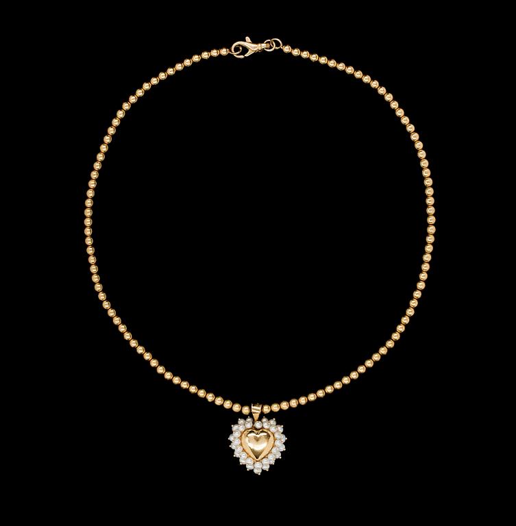 COLLIER, runda guldkulor med hänge i form av hjärta med små odlade pärlor.