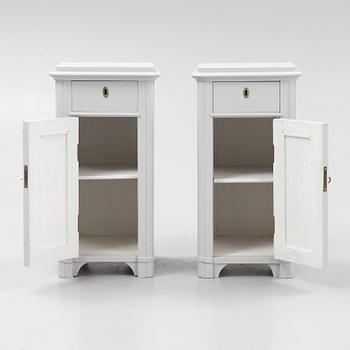 Sängbord, ett par, tidigt 1900-tal.